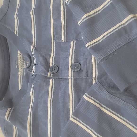 4T Longsleeve lot (Carters/Gap) - Picture 2 of 4